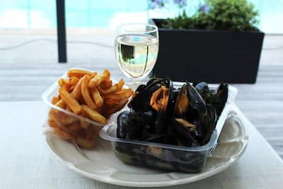 Camping Du Vieux Château : moules frites