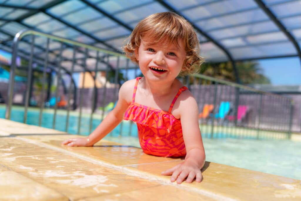 Camping Du Vieux Château : Piscine