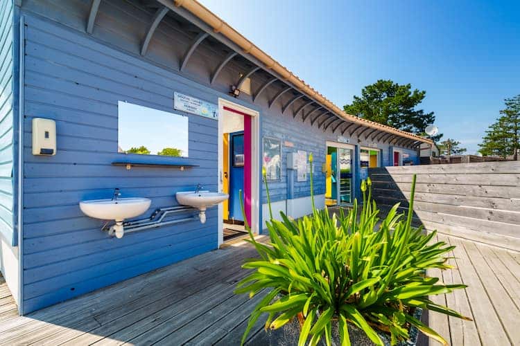 Sanitaires du camping du Vieux Château