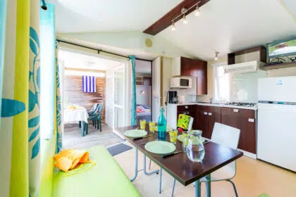 72 Escapade 2ch SLG6881