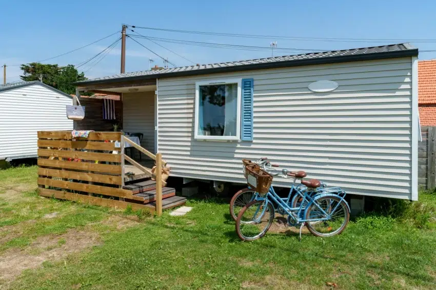 Locations 8 72 Escapade 2ch SLG6896