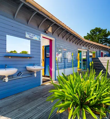 Accueil 27 Bloc sanitaire